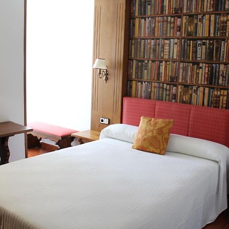 Hotel El Bedel Alcalá de Henares Esterno foto